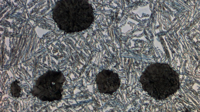 Erweiterung des Anwendungsspektrums von ausferritischem Gusseisen mit Kugelgraphit auf Bauteile mit Wanddickenänderungen durch Ausnutzung inhomogener Festigkeitseigenschaften